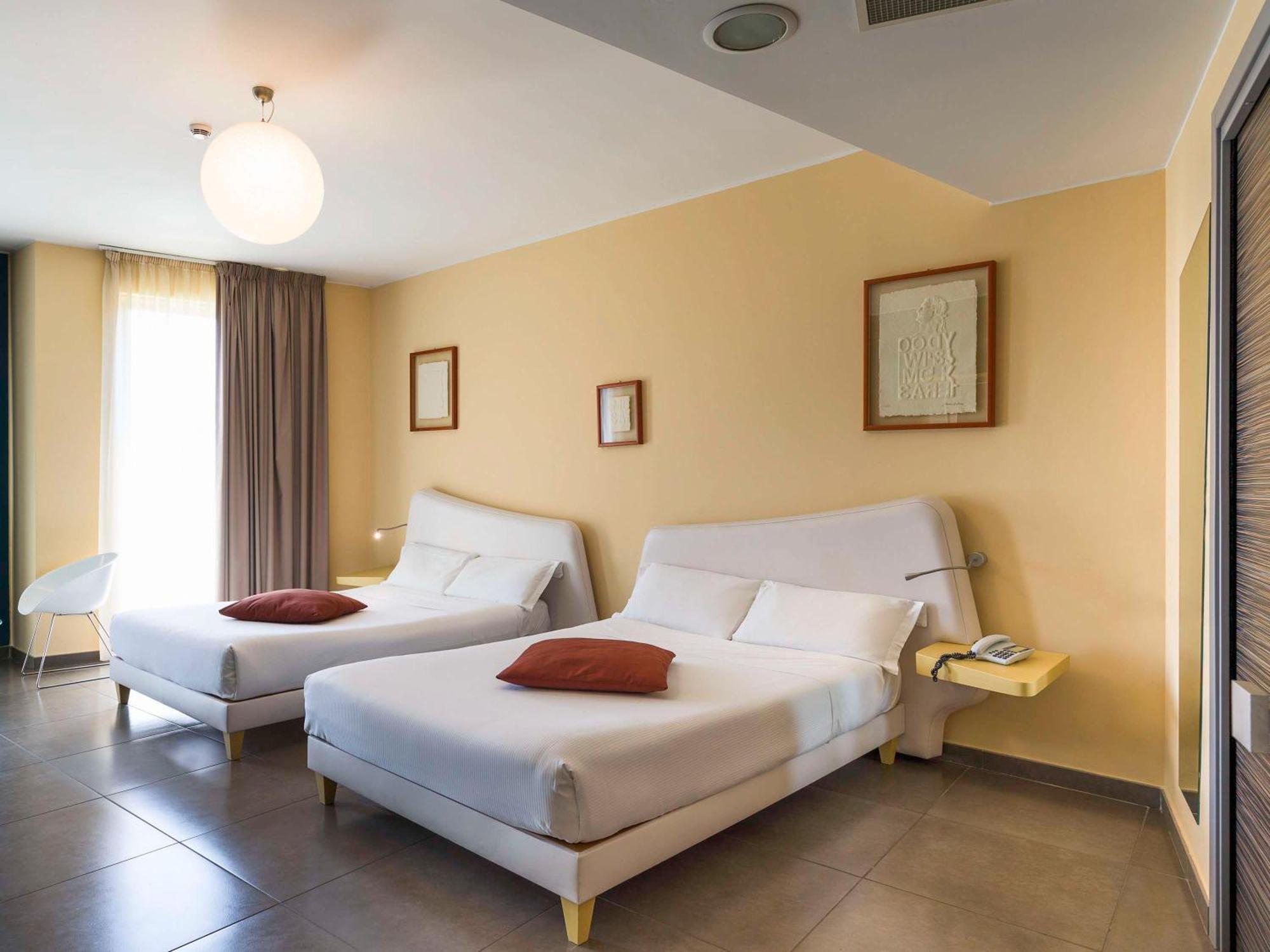 Hotel Ibis Styles Catania Acireale Exterior foto