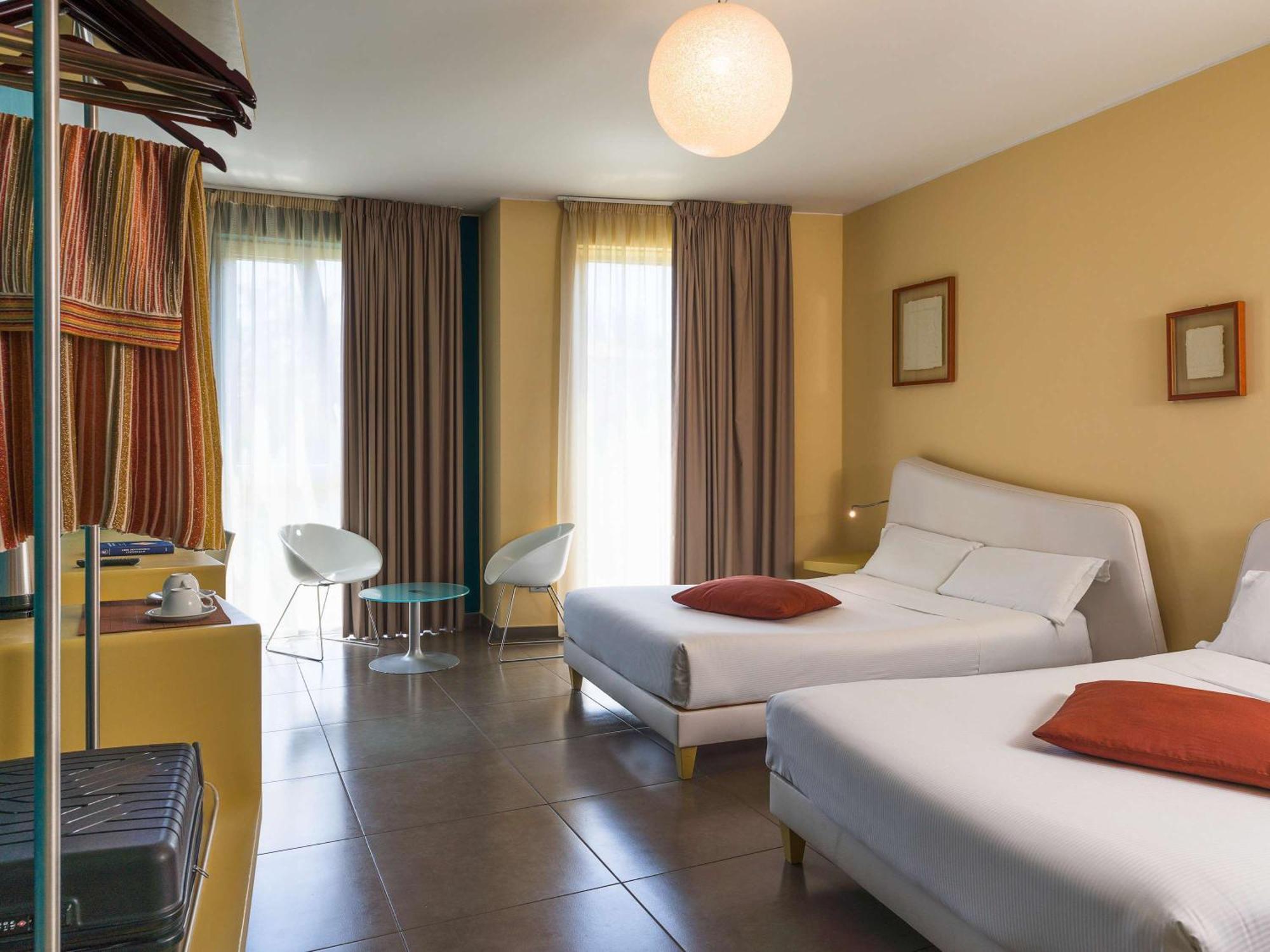 Hotel Ibis Styles Catania Acireale Exterior foto