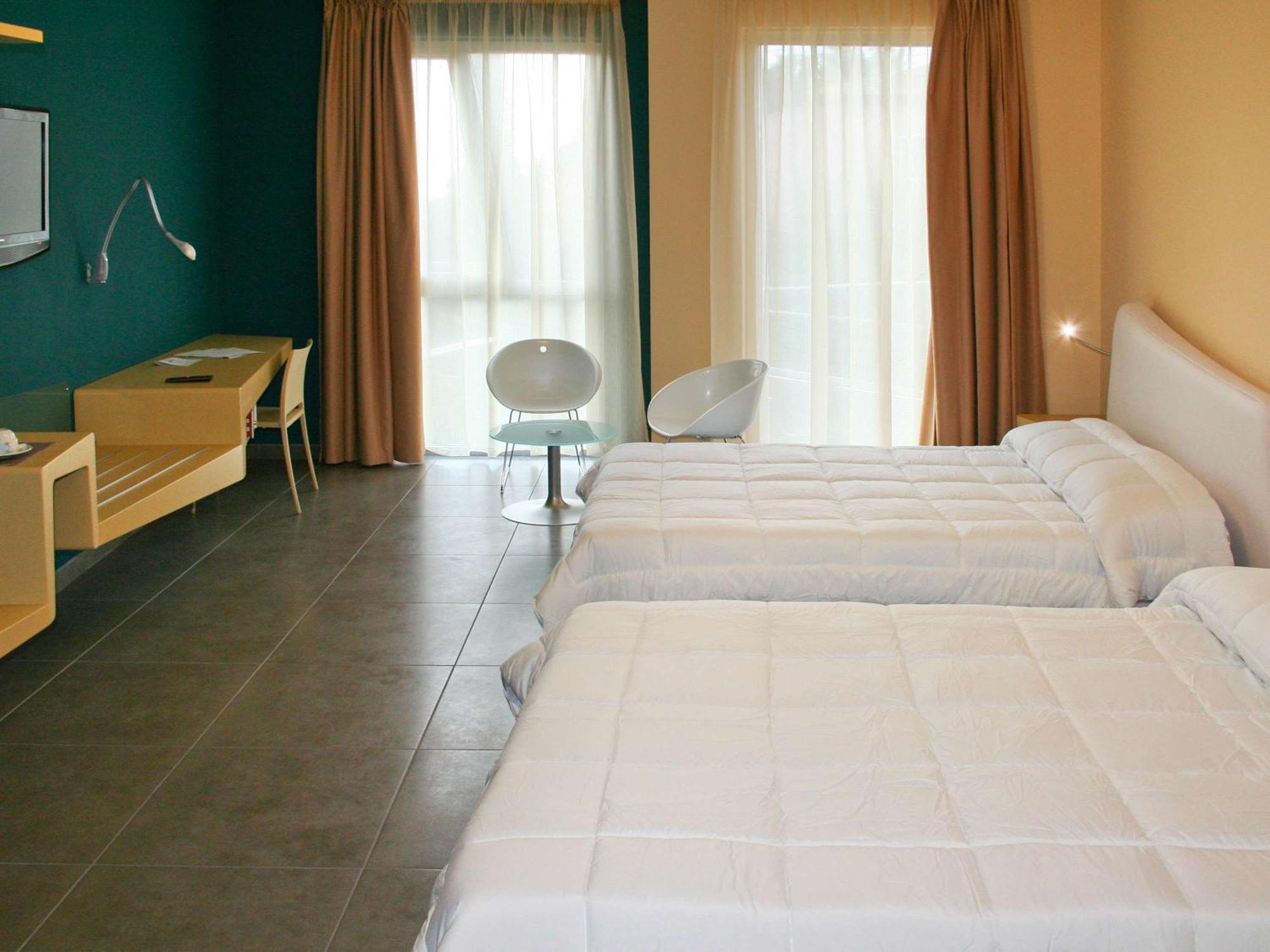 Hotel Ibis Styles Catania Acireale Exterior foto