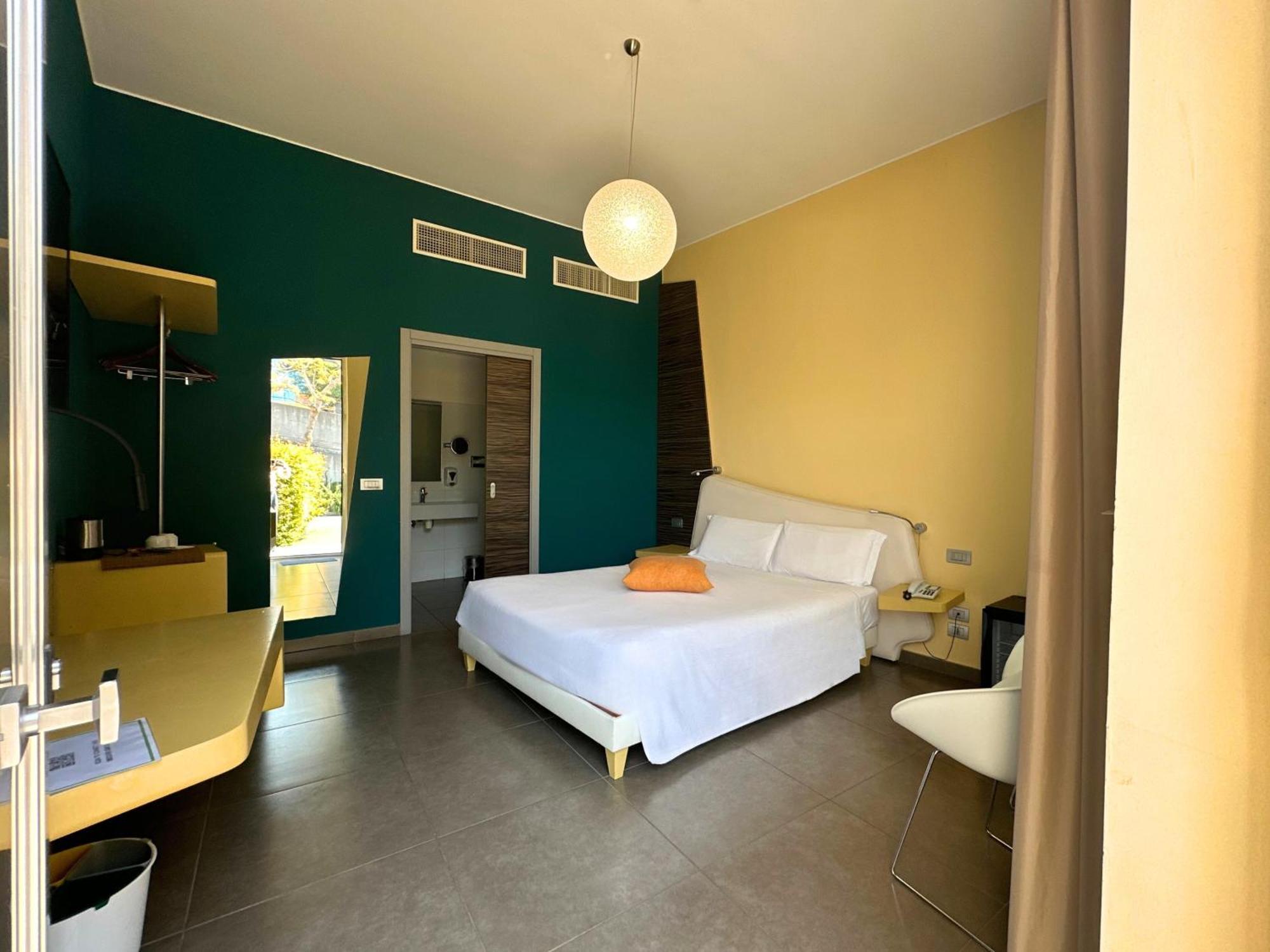 Hotel Ibis Styles Catania Acireale Exterior foto